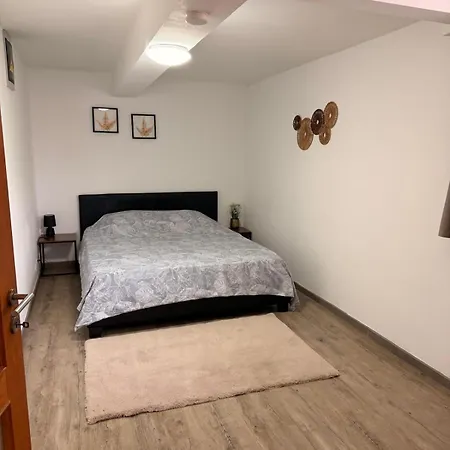 Appartement Alisa 3* نامور